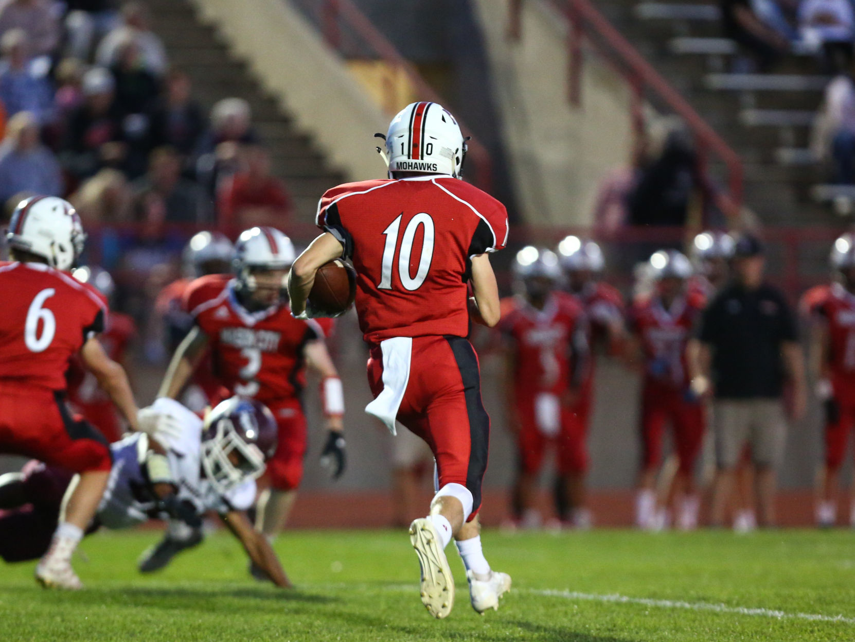 Mason City vs Waterloo West 09-06-2019 (27).jpg